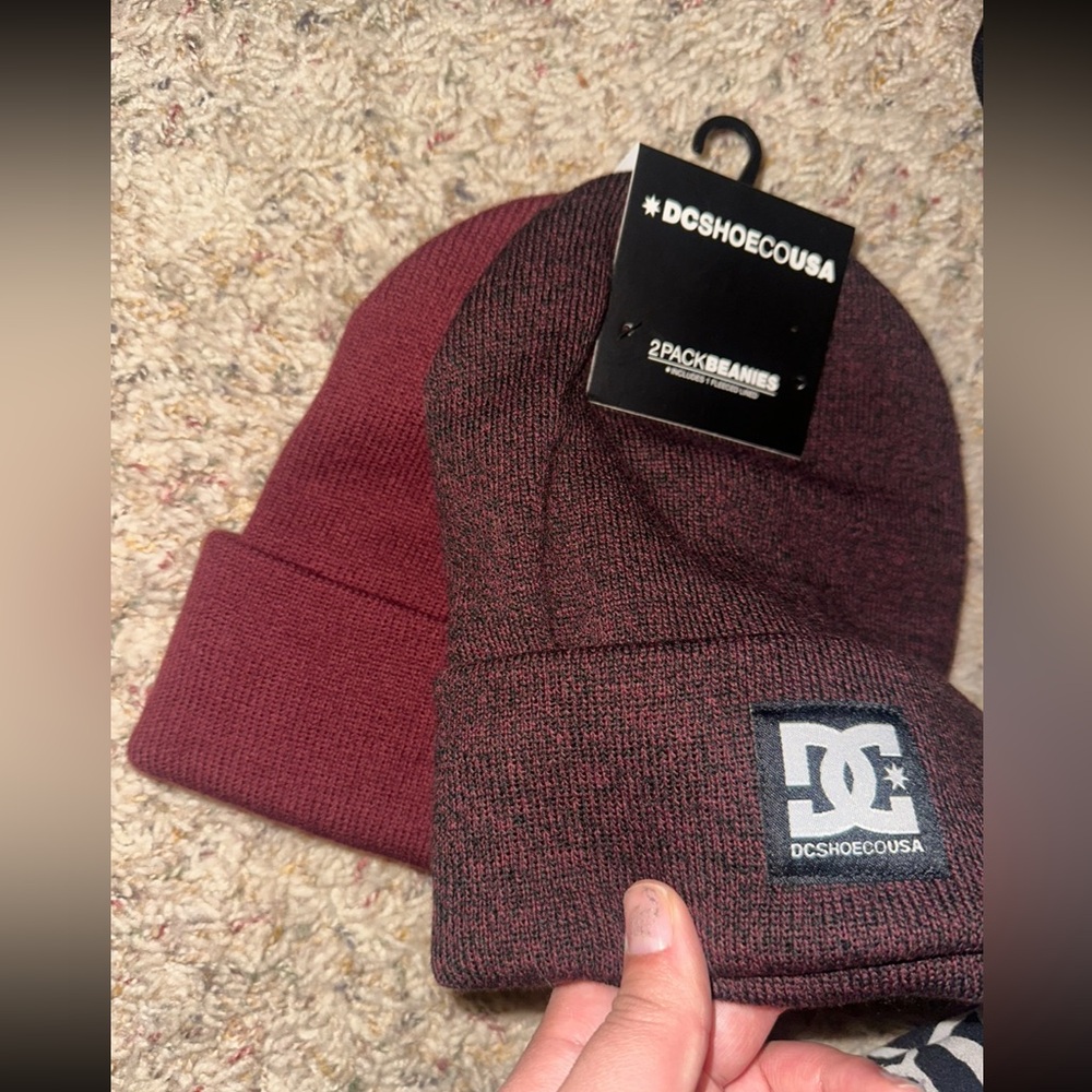 DC Shoes Maroon and Black Beanie Set